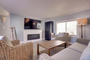 Near Golf and Casinos Mountain-View Mesquite Home!